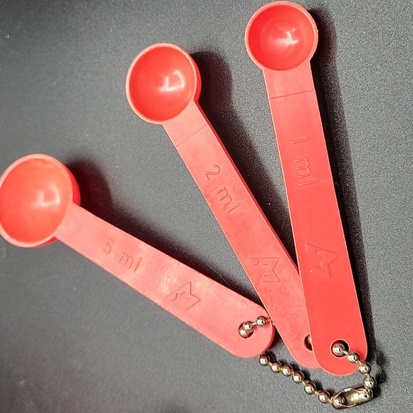 Vintage Set of 4 Orange Tupperware Measuring Cups Scoops 1/4 1/3 1/2 3/4 Cup - Picture 5 of 11